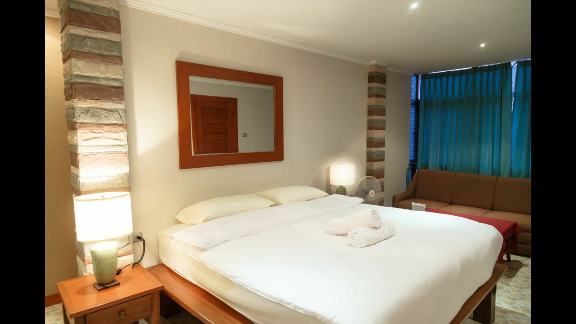 Avenue Beach Hotel Haat Jomtien Eksteriør bilde