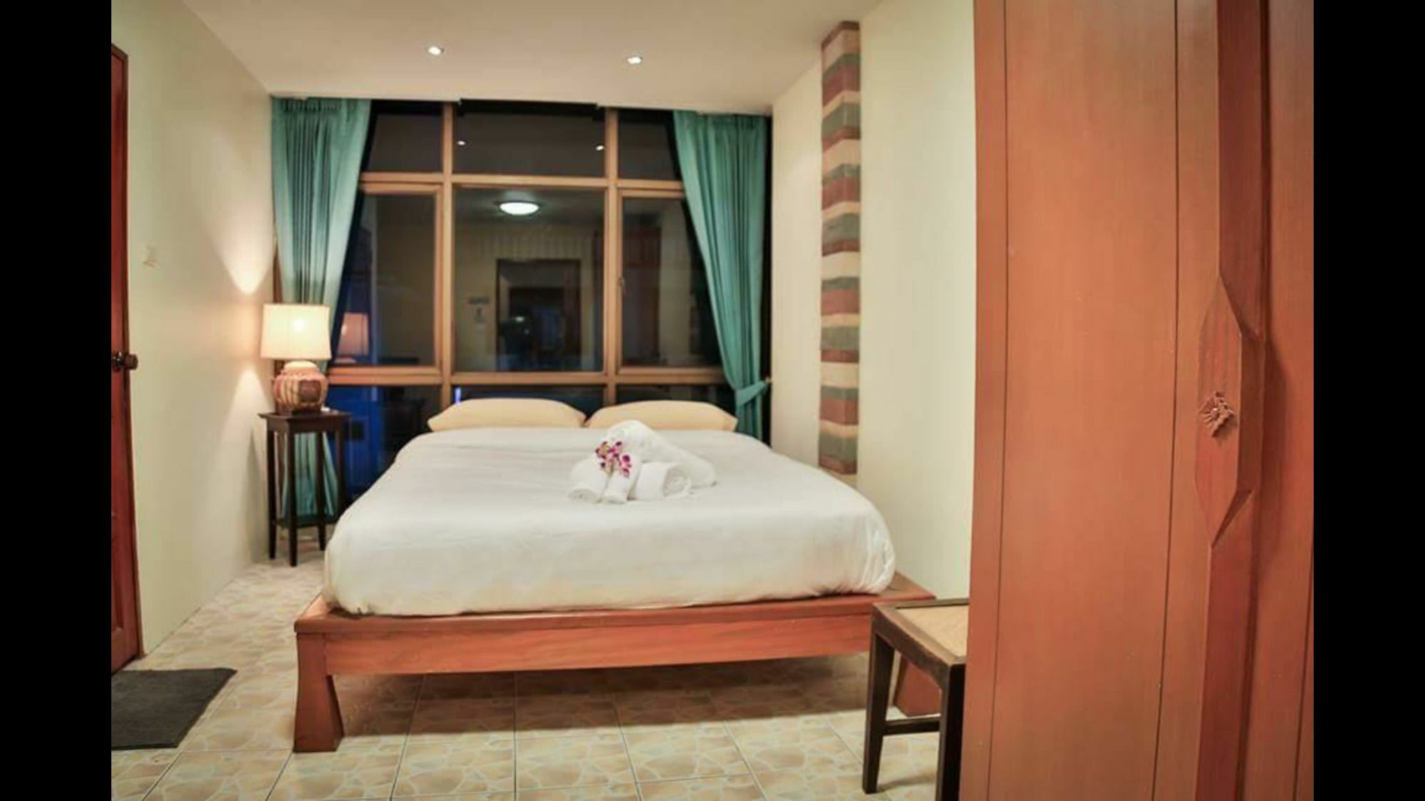 Avenue Beach Hotel Haat Jomtien Eksteriør bilde